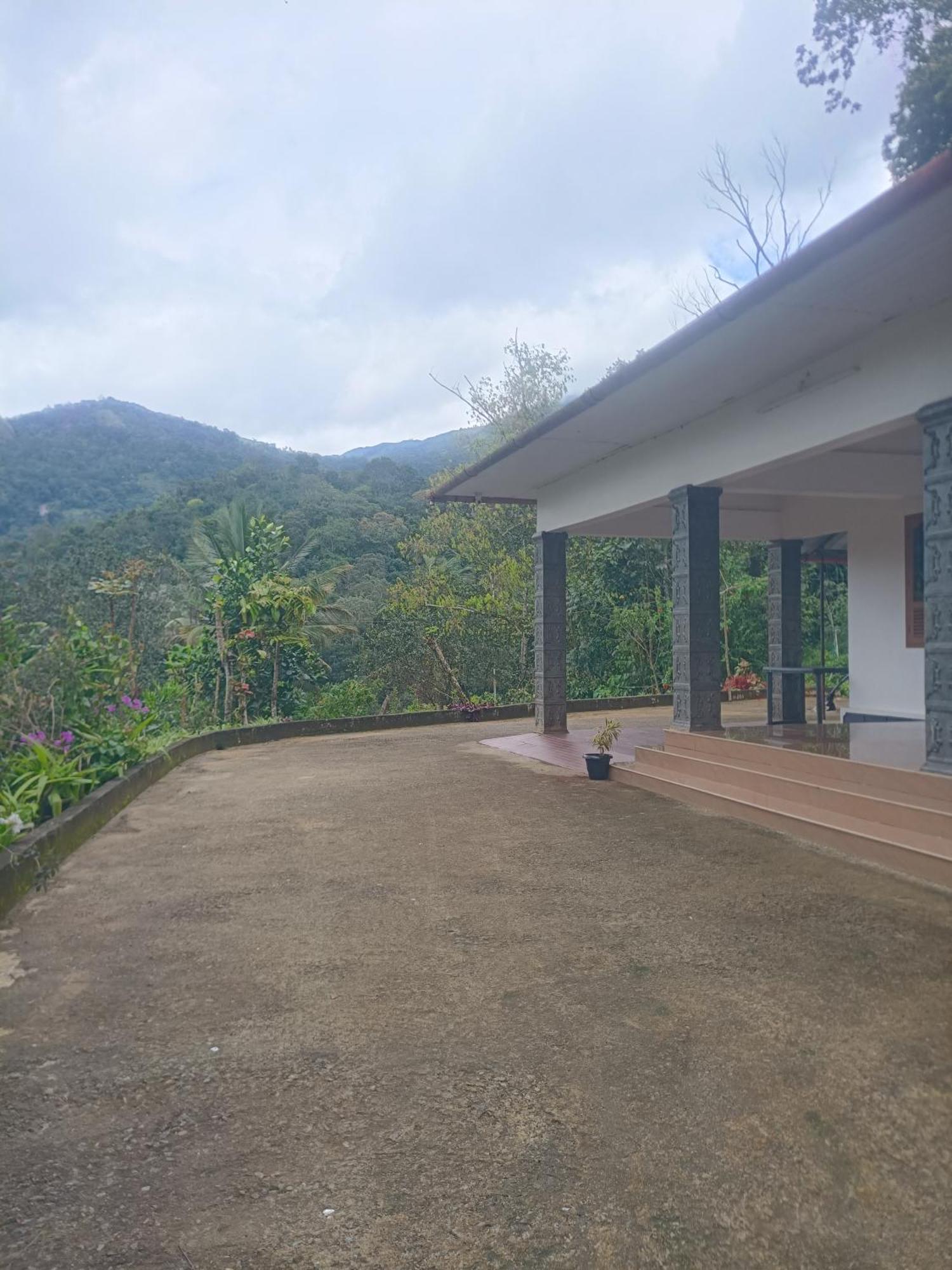 Anivilla Holiday Home Kunjithanny Anachal Exterior foto