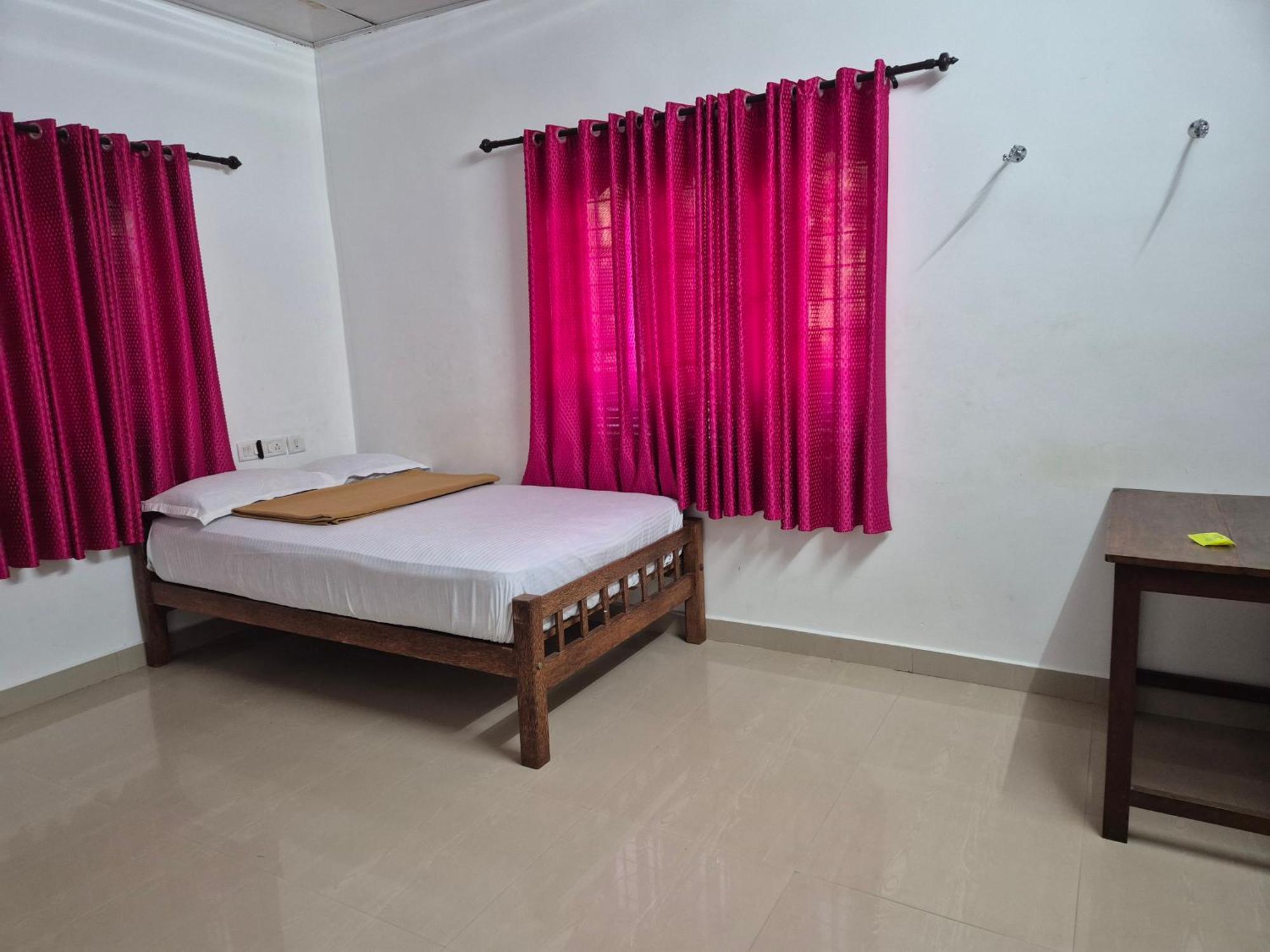 Anivilla Holiday Home Kunjithanny Anachal Habitación foto
